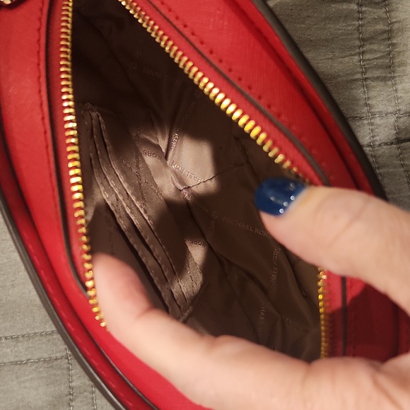 MICHAEL KORS Jet Set Travel Medium Saffiano Leather Crossbody Bag, New W/O Tag! - Picture 7 of 14